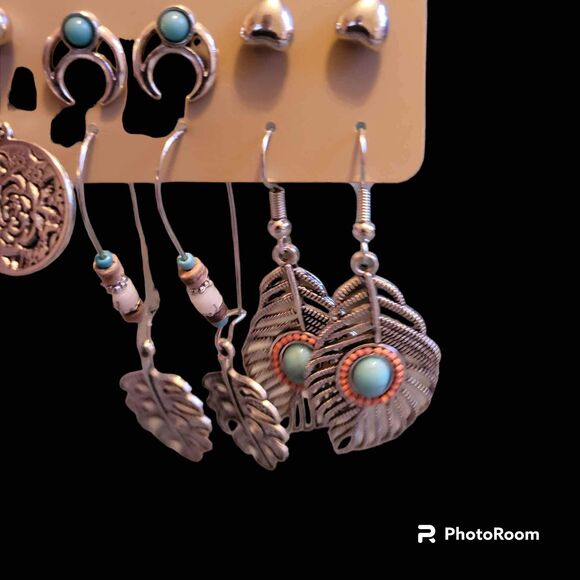 6 pairs of NEW earrings - Picture 4 of 4